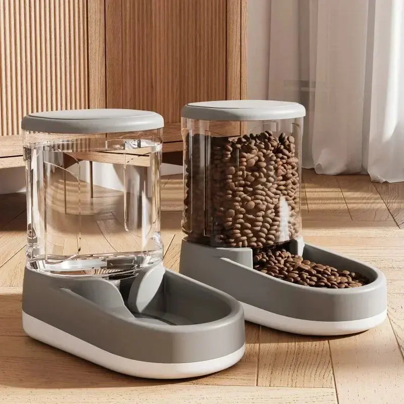 automatischer futter und wasserspender katze in Grau