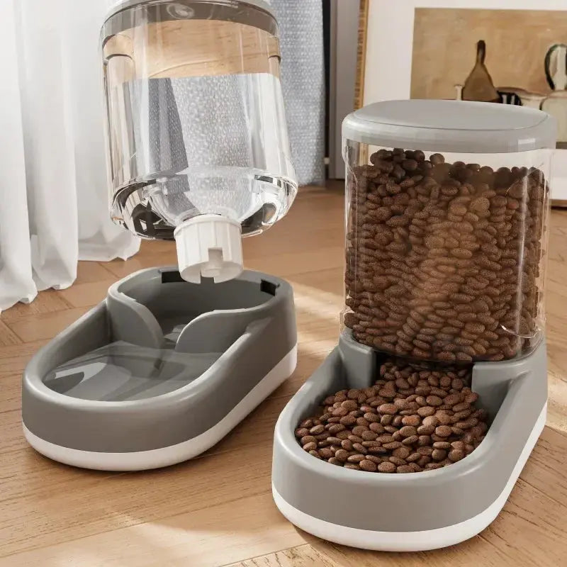 automatischer futter und wasserspender katze in grau