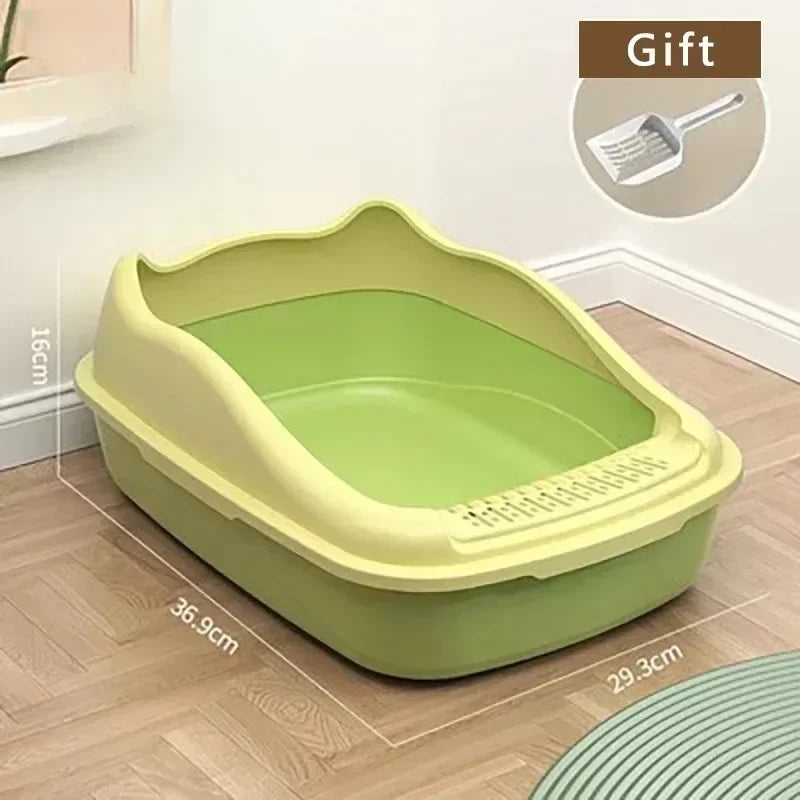 Grüne Katzentoilette mit niedrigem Einstieg für Katzenkinder