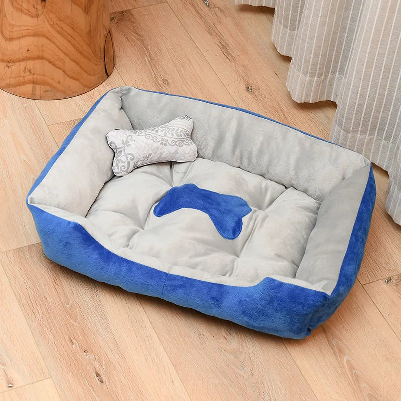 Katzenbett in Blau mit samtiger Oberfläche