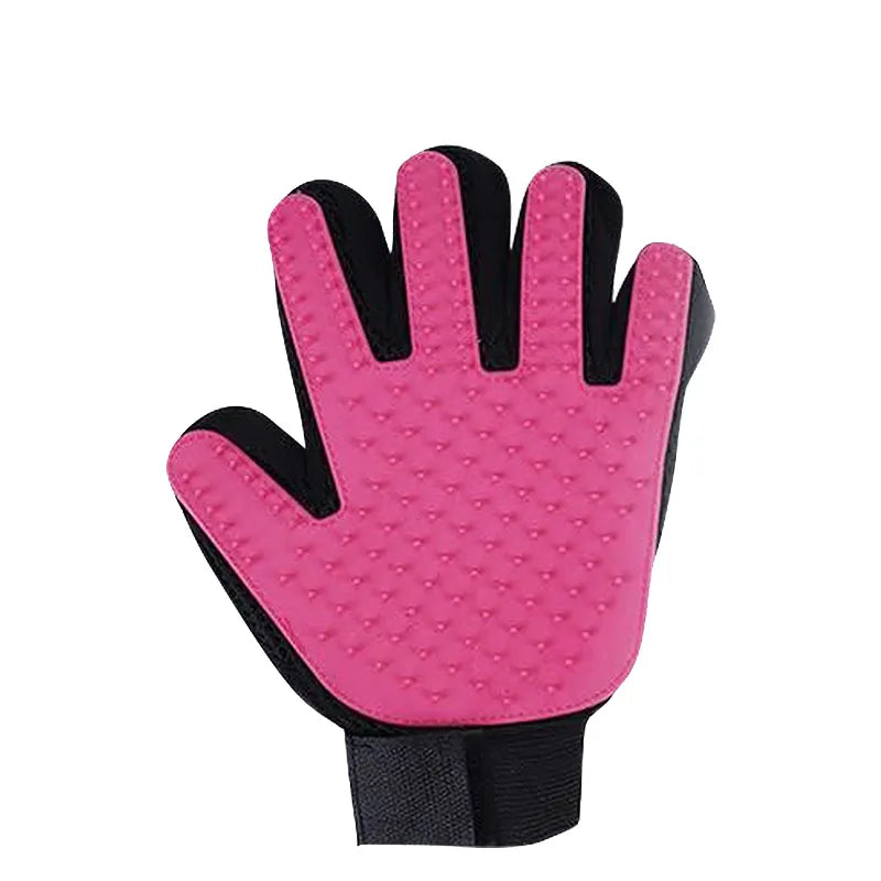 fellhandschuh für hunde auf weißem hintergrund in Pink
