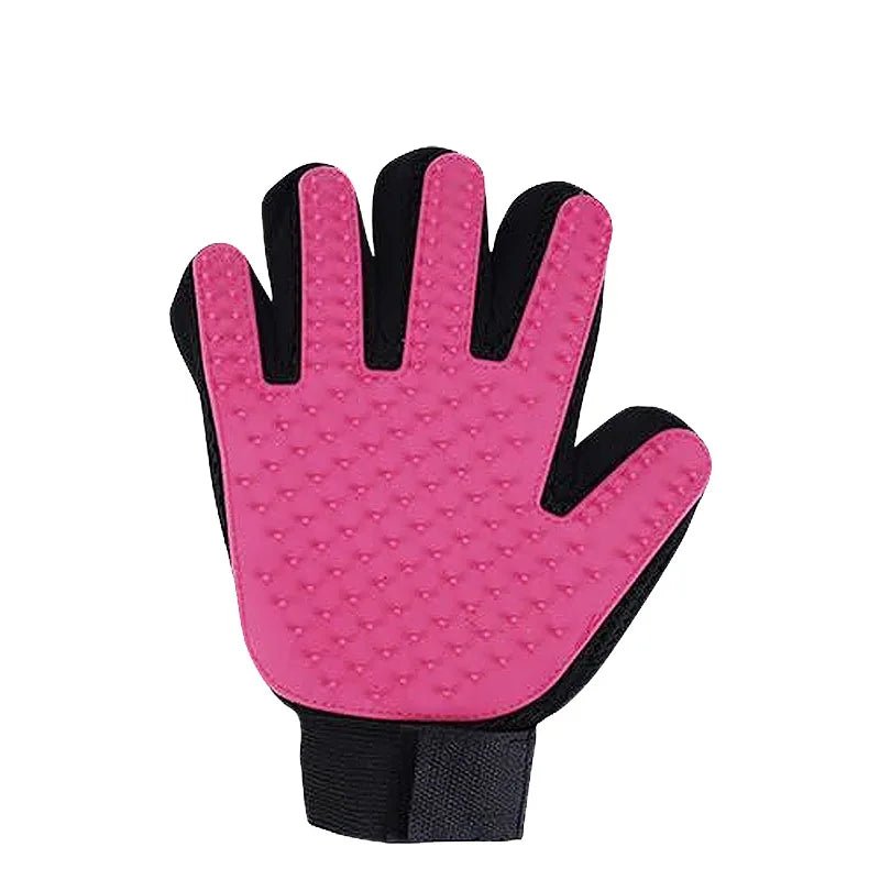 fellhandschuh für hunde auf weißem hintergrund in Pink